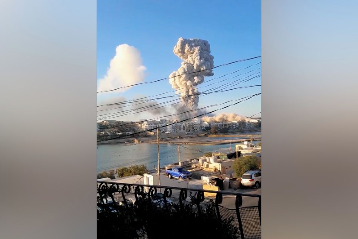 Exploze proměnila maltskou továrnu na pyrotechniku v ohnivou kouli. Výbuch zachytily kamery