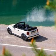 Mini Cooper S Convertible Paul Smith Edition v barvě Inspired White