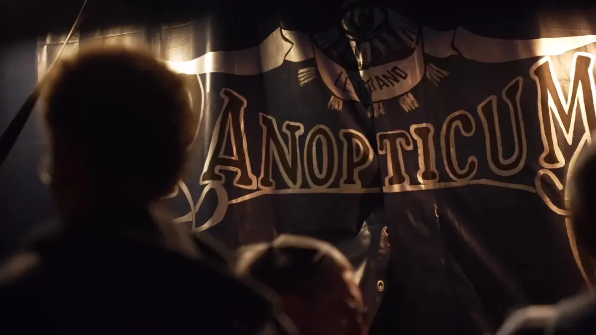 FOTO: Akrobacie, divadlo a loutky. Začíná festival