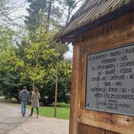 Kostel stojí v centru Hradce Králové, v Jiráskových sadech.