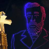 Sagrada Famíla v Barceloně je oficiálně nejvyšší církevní stavbou na světě. Díky kříži na vrcholu věže Ježíše Krista dosahuje výšky 172,5 metru.
