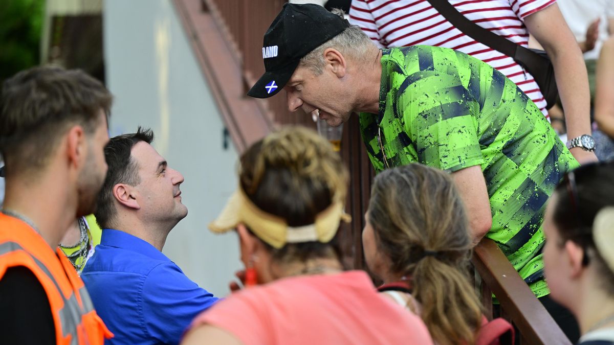 Macinka vysvětlil výlet do Strážnice. Přijel si prý pro pískot
