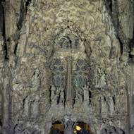 Lev XIV. citoval svého předchůdce Benedikta, který prohlásil, že Sagrada Família je „viditelný symbol neviditelného Boha“.