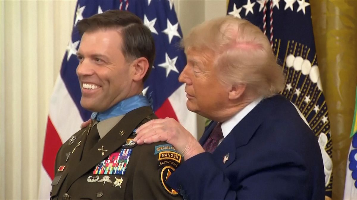 Zápas Trumpa s Medailí cti baví internet