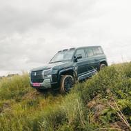 Yangwang U8 je offroad z Číny, který nabízí působivý luxus i schopnosti v terénu.