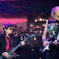 Kytarové duo Adrian Smith a Janick Gers.