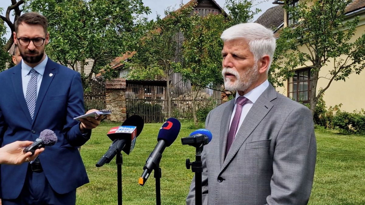 Prezident se zastal České televize i rozhlasu