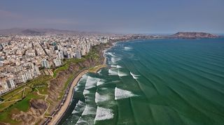 El Niño nabírá sílu. Lima zažila nejteplejší noc roku, přitom je zima