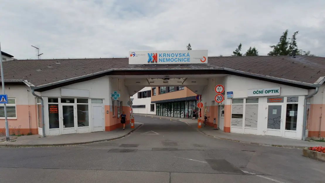 Z okna nemocnice v Krnově vyskočila pacientka