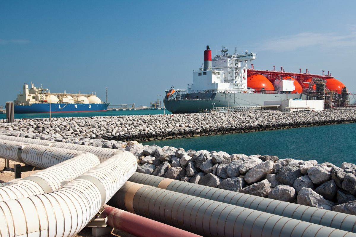 Katar se chystá na zprovoznění Hormuzského průlivu, stahuje tankery do své továrny na zemní plyn
