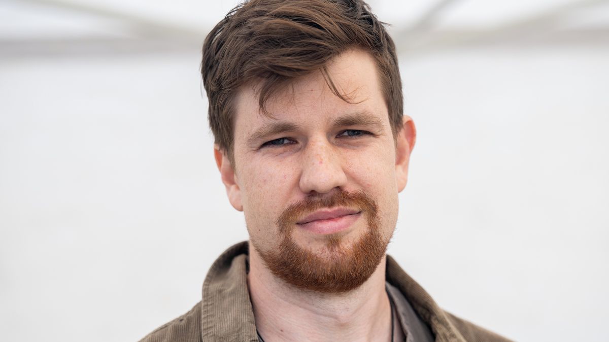 Po střetu s Turkem se jej stát zbavil . Teď analytik Abel povede fond developera Sekyry