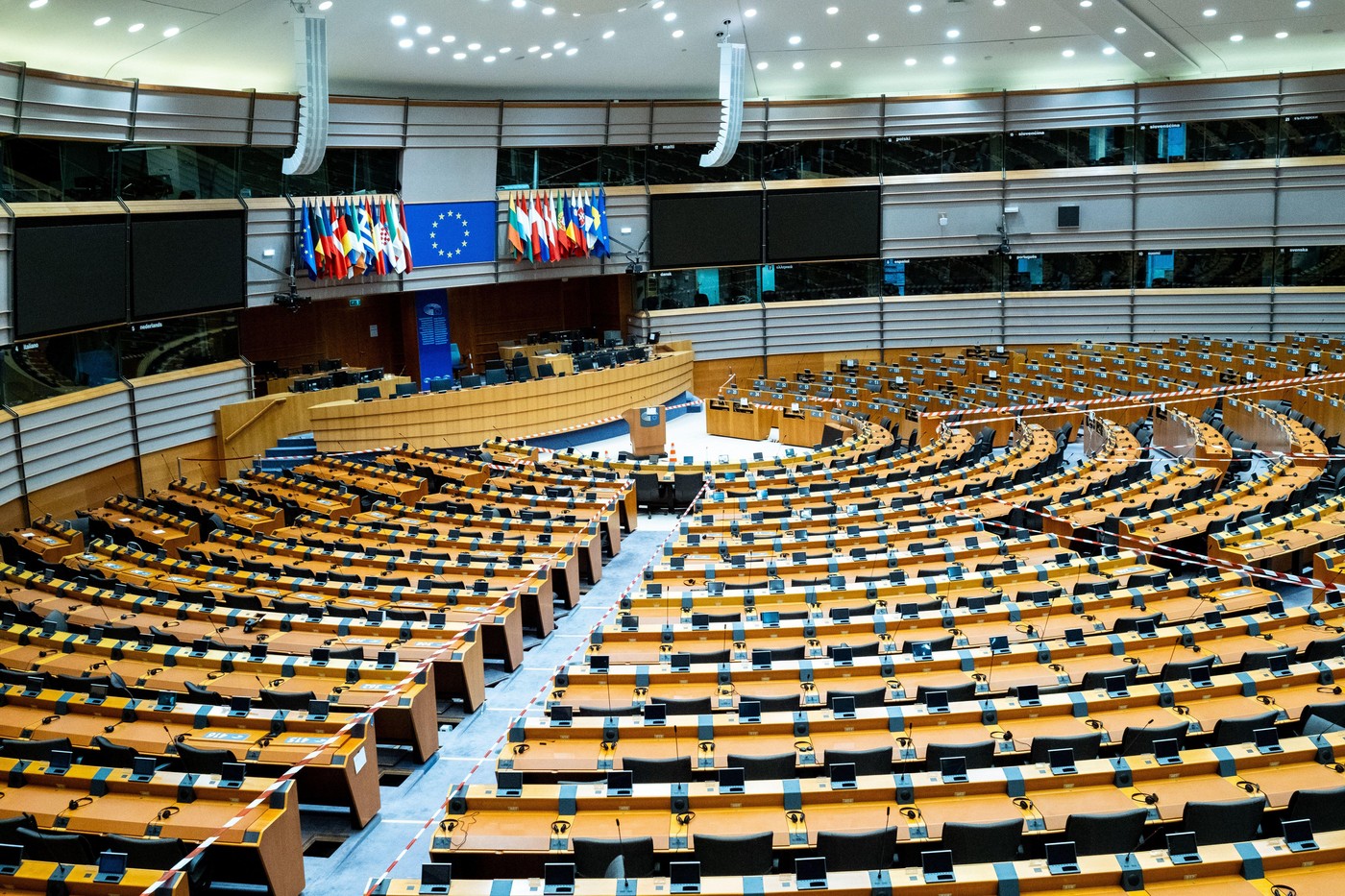 Státy EU a europoslanci se shodli na úpravě emisních povolenek ETS 2