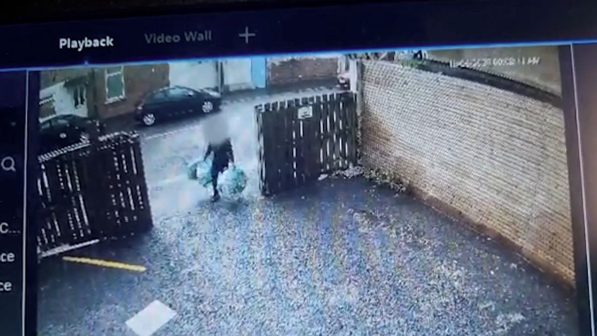 Brit odnesl odpadky na cizí dvůr, zanedlouho je měl zpět