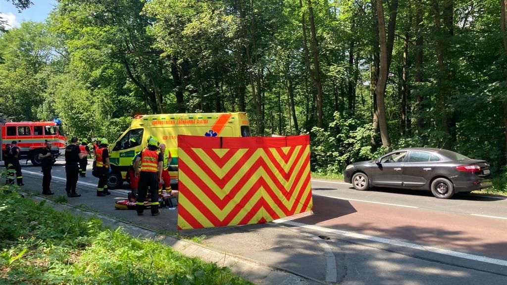 Seniorku srazilo na přechodu v Českém Těšíně auto, na místě zemřela