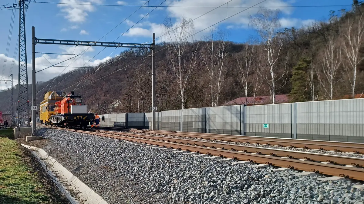 Trať mezi Nymburkem a Lysou nad Labem posílí další vlaky