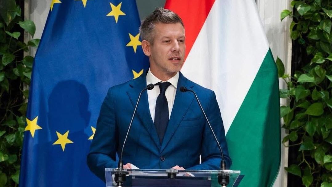 Orbánova vláda tajně chystala tábor pro ilegální migranty u rakouských hranic, tvrdí Magyar