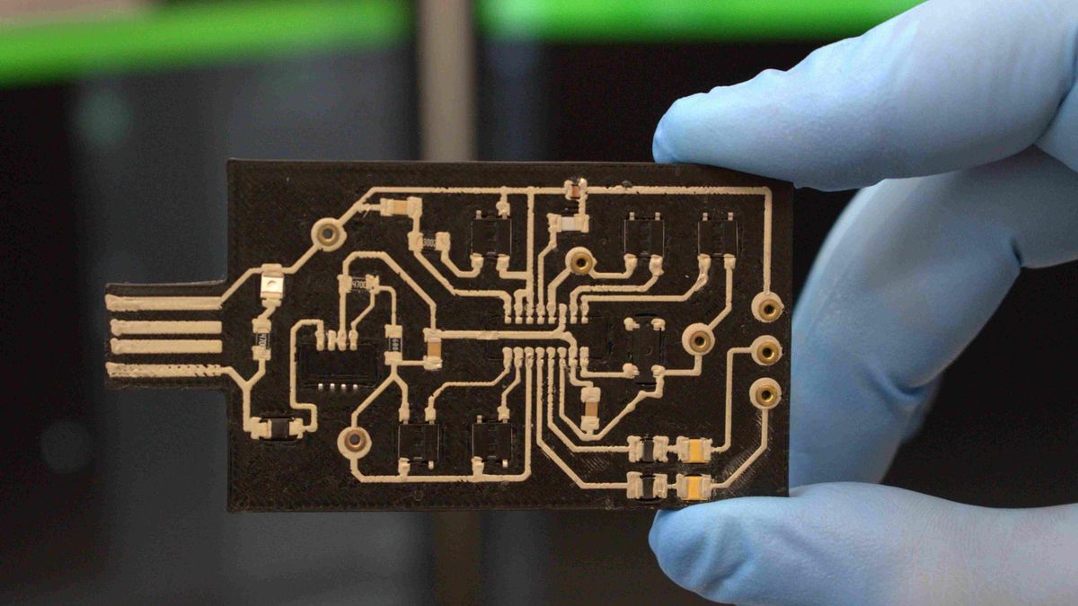 Vědci z Prahy vyrobili elektroniku z odpadu z gramofonových desek