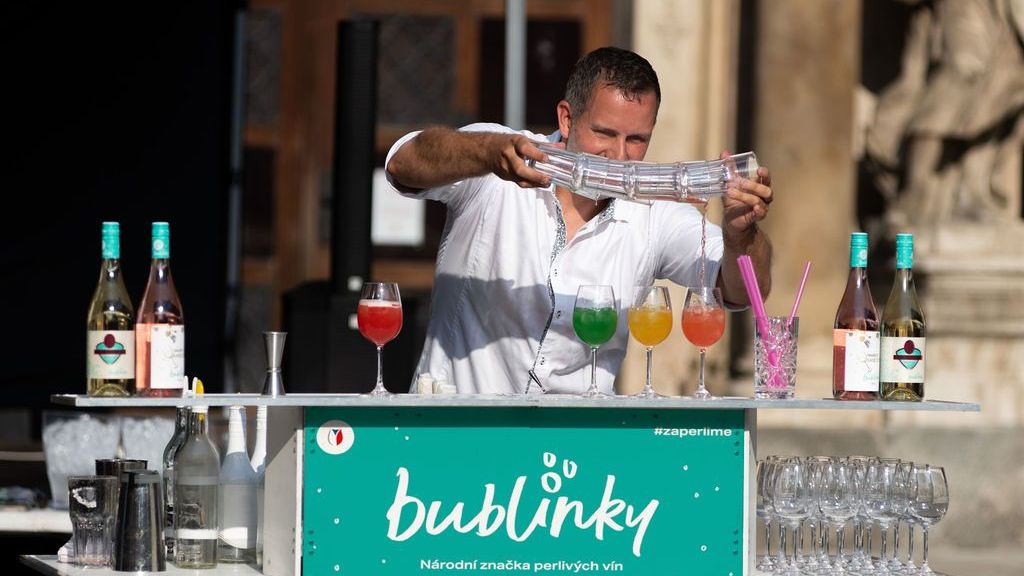 Stále oblíbenější bublinky českých vinařů odstartují letošní léto v pátek na Moraváku