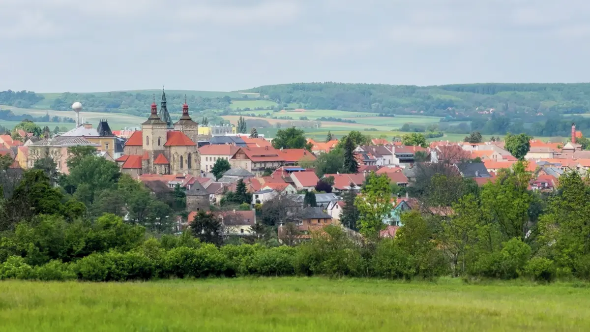 Astronomický střed Evropy? Příjemný výlet z Prahy