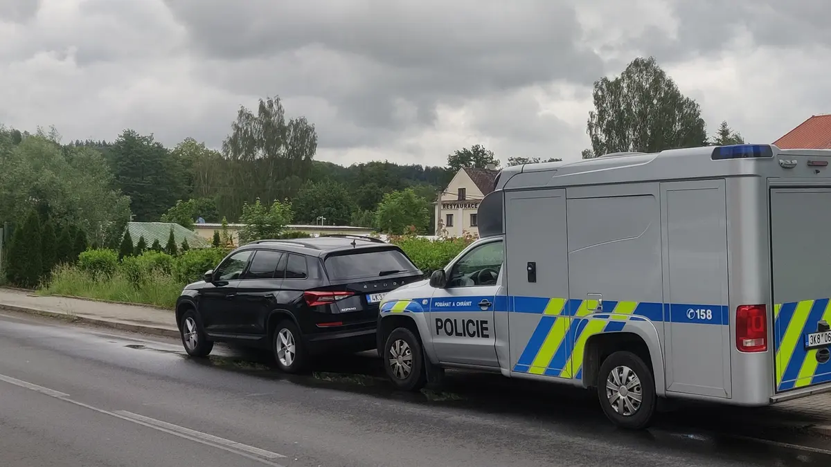 „Byla to normální rodina.“ Kynšperk hledá po hrůzném nálezu dětských ostatků odpovědi