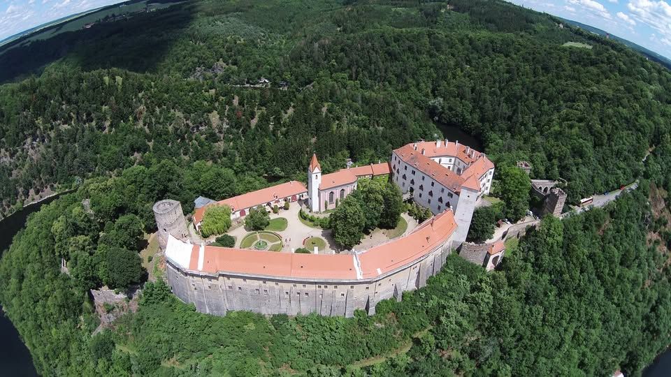 Moravský hrad Bítov čeká rekonstrukce kamenných mostů a věží