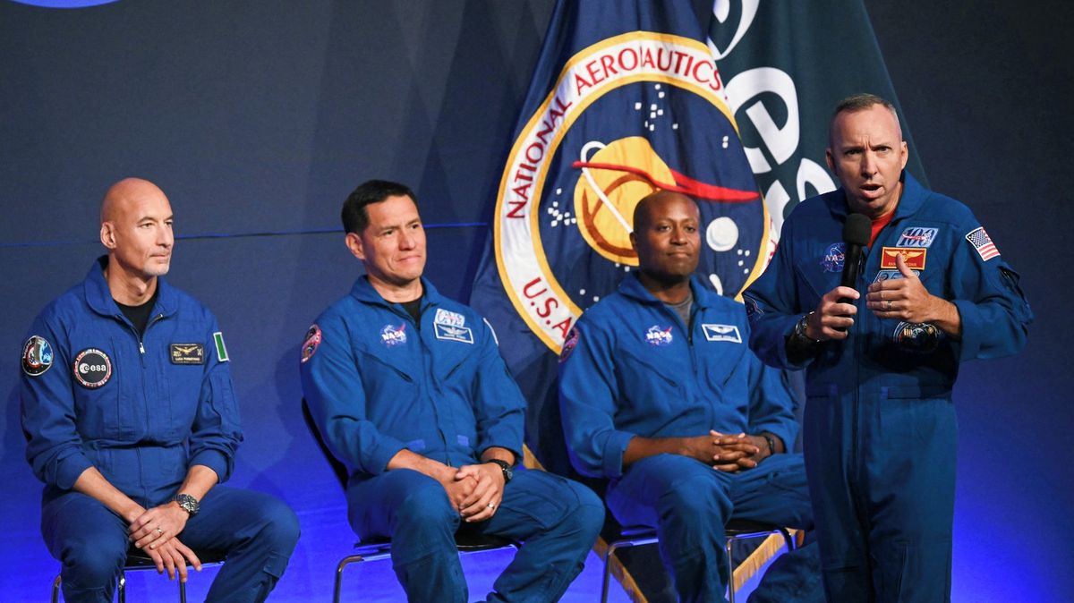 Posádku mise Artemis budou tvořit tři Američané a Ital, uvedla NASA