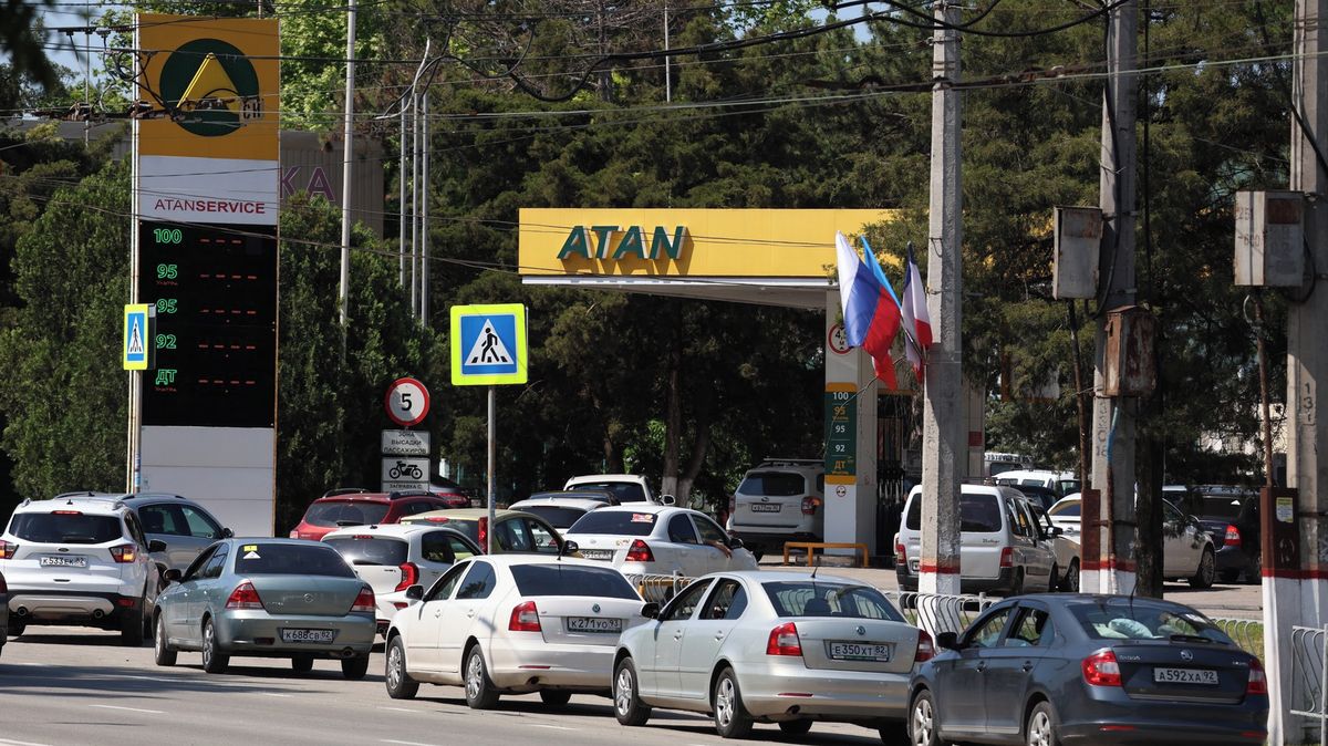 Ukrajinské drony přeťaly ruskou tepnu na Krym