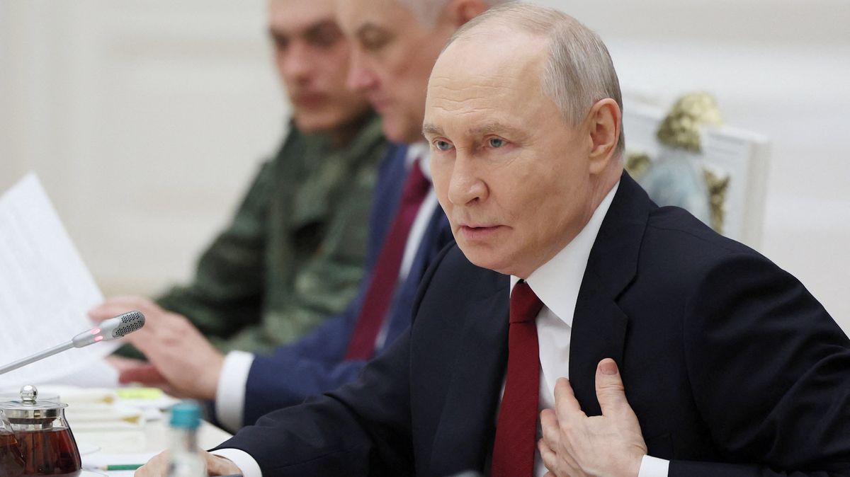 Ukrajina útočí na civilisty. Putin vysvětlil, proč se nechce setkat se Zelenským