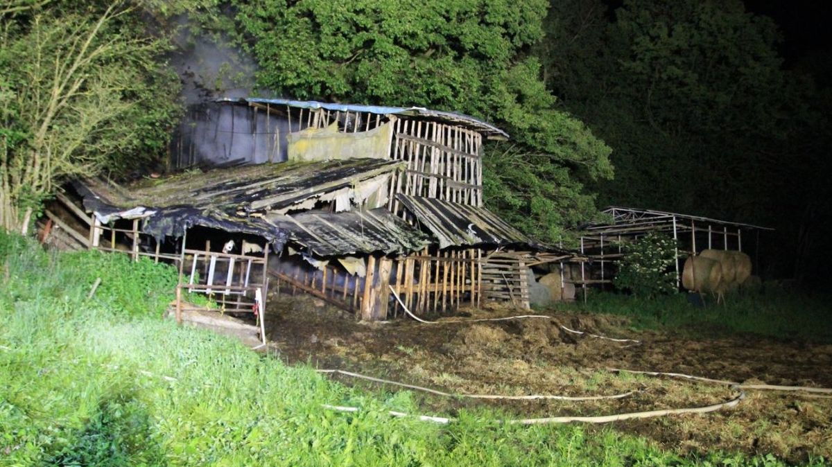 Policie dopadla žháře z Pelhřimovska. Hájil se, že byl ve stresu a utíkal před starostmi