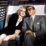 Rok 1953 a Marilyn Monroe míří na vrchol popularity. S Davidem Waynem natočila film Jak si vzít milionáře.