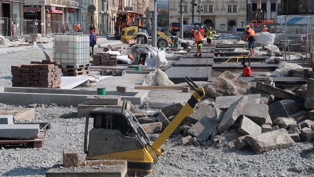 Vedra stopla sázení stromů na plzeňském náměstí. Akce se odkládá na konec léta