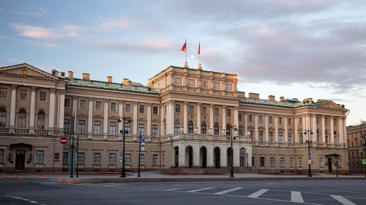 Ruský politik v Petrohradu vyzval k použití jaderných zbraní. Vypnuli mu mikrofon