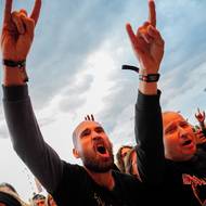 Gesta při koncertech Iron Maiden jsou obvyklá
