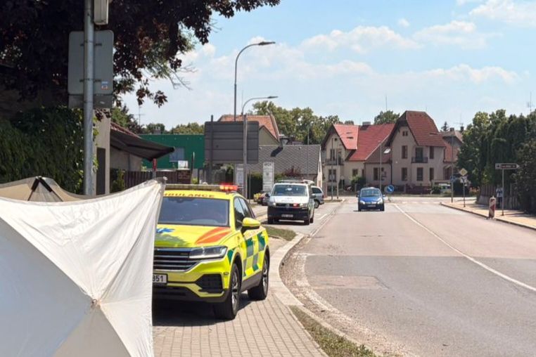Motorkář v Přelouči narazil do zdi, na místě zemřel