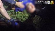 Zabránili tragédii. Klatovští policisté vytáhli řidiče z hořícího auta
