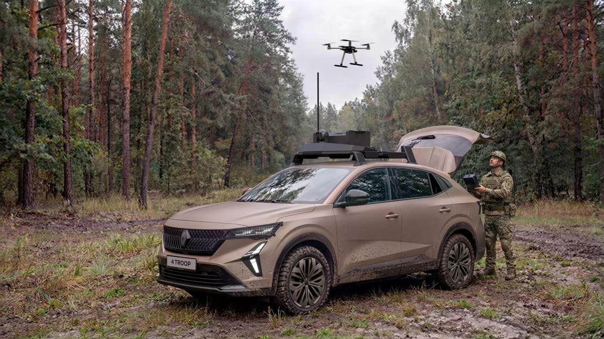 Renault předělal vlajkové SUV na armádní koncept pro řízení dronů