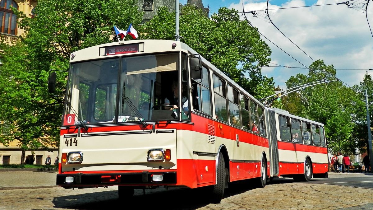 Plzeň spustí trolejbusovou retro linku. Jízda bude stát stokrát víc než za Husáka