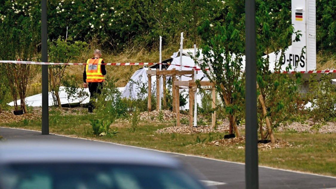 Ve Francii se zřítilo letadlo parašutistické školy, všech jedenáct lidí zemřelo