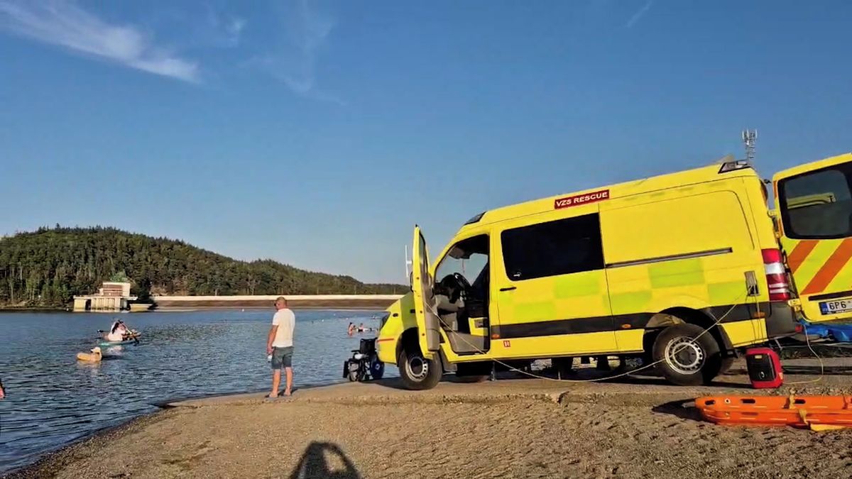 Mladík na Plzeňsku zmizel pod hladinou. Zřejmě se utopil
