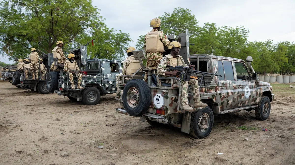 Nigerijská armáda uvedla, že osvobodila 360 lidí unesených s