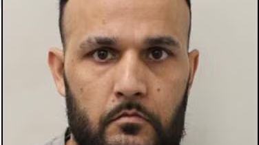 Za znásilnění a mučení dostal Ind v Británii 34 let. Pak ho čeká deportace