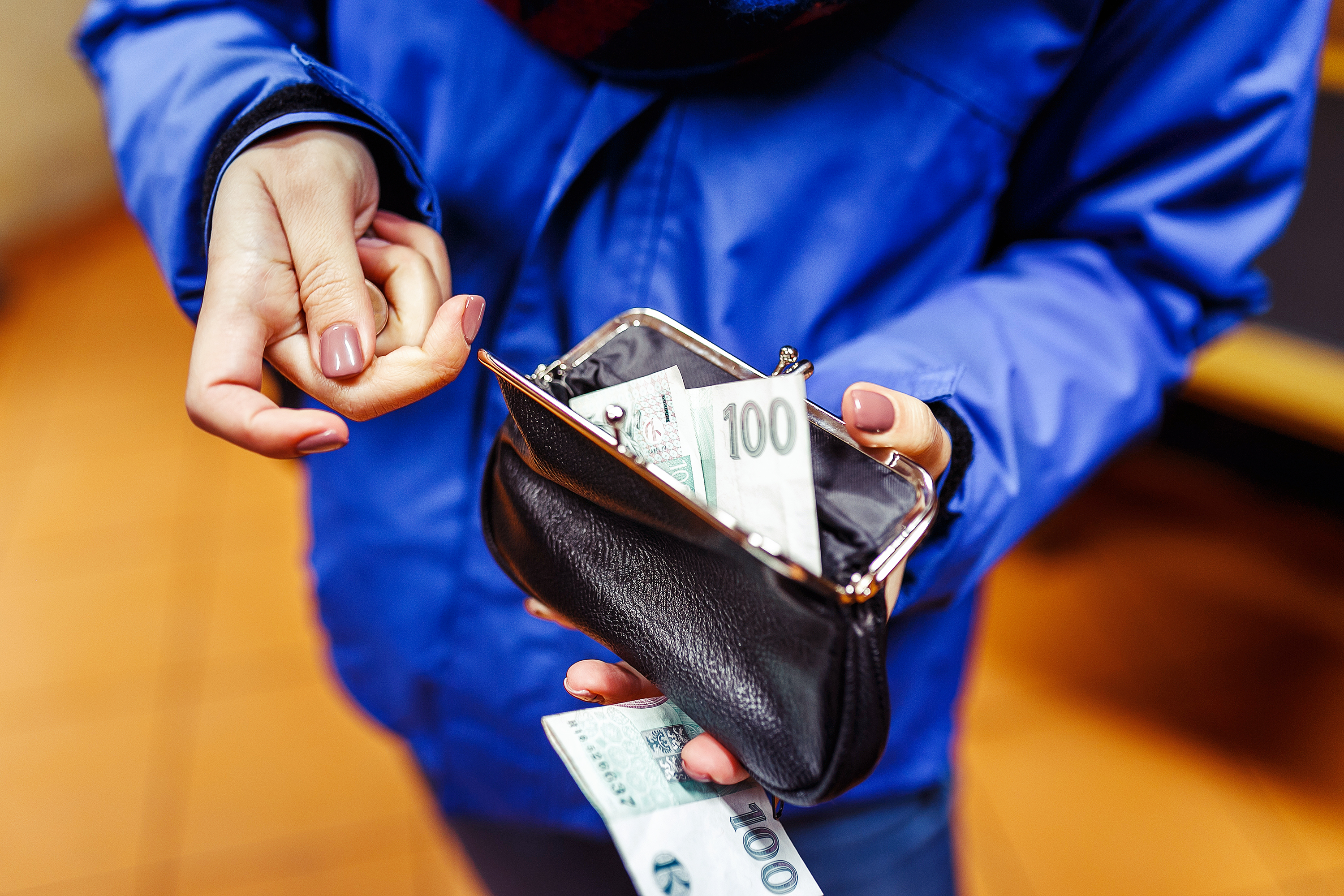 Pozor na mikropůjčky. Úrok s poplatky se může vyšplhat až k 800 procentům