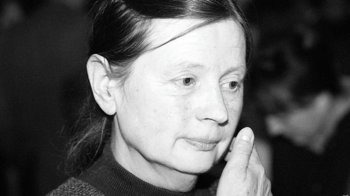 Zemřela spisovatelka Věra Linhartová