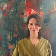 Marie Hudečková vede projekt FairGallery. V portfoliu umělců najdete malby či kresby, sochy, fotografie, nové umění i design originálních lamp a váz.