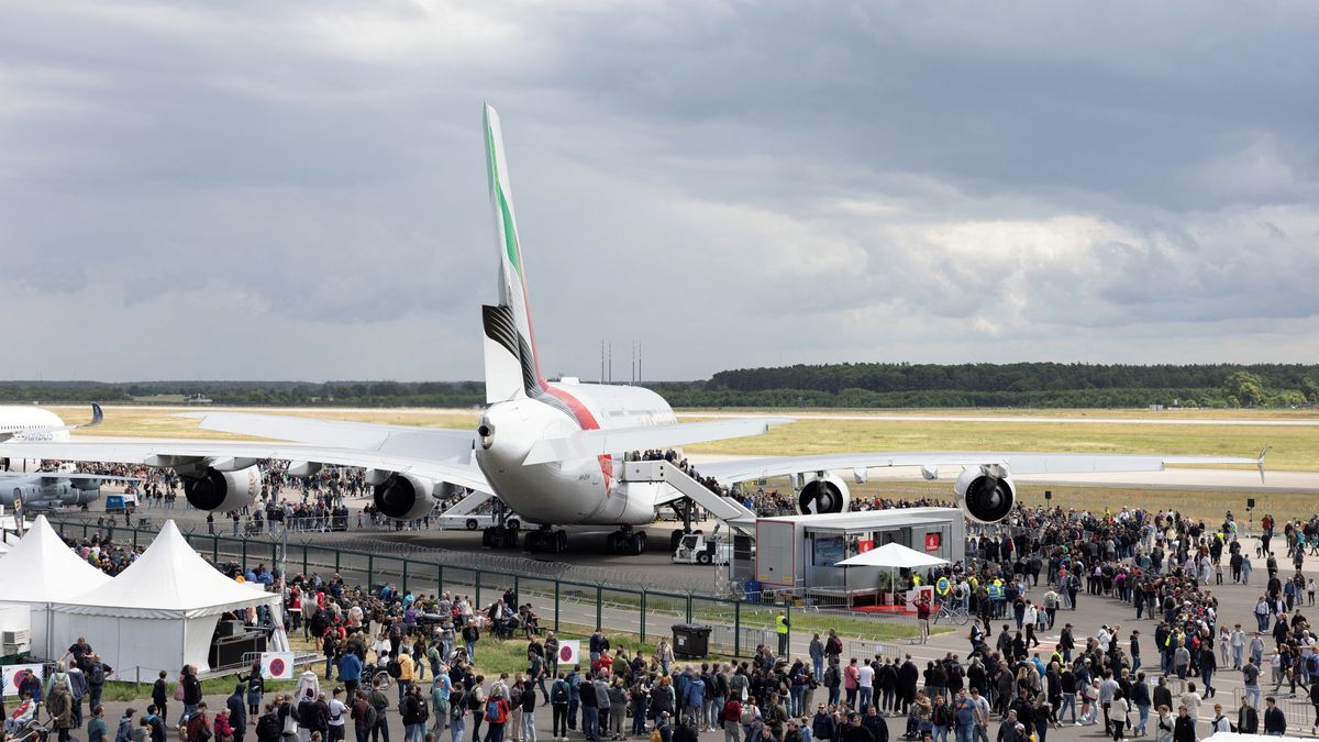 Obří Airbusy A380 musí na inspekci kvůli trhlině u křídla