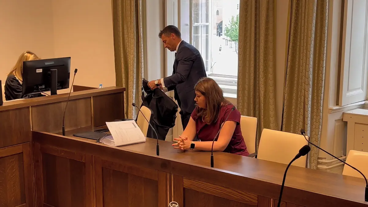 Plakáty SPD u soudu. Hnutí odmítlo obžalobu, představovalo prý svůj program