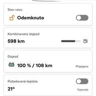 Základní obrazovka dává základní přehled o automobilu.