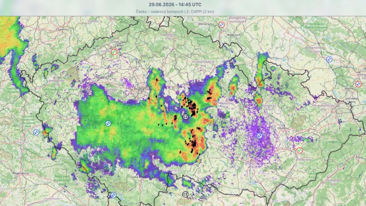 Prahu včera bouřky zcela ignorovaly