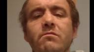„Zranitelný“ a hluchý na jedno ucho. Sousedé popsali muže, kterému chtěl migrant v Belfastu uříznout hlavu