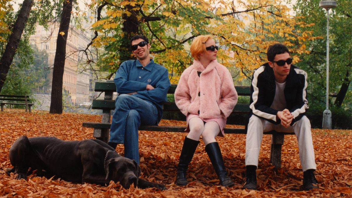 Od tichého šepotu k silnému hlasu. O československém queer filmu